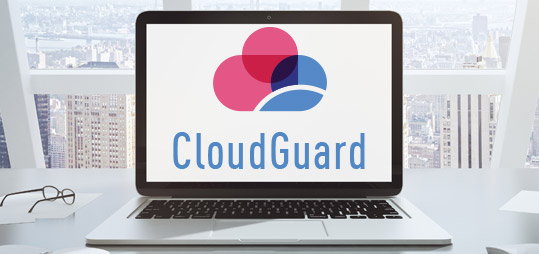 Логотип CloudGuard на ноутбуке